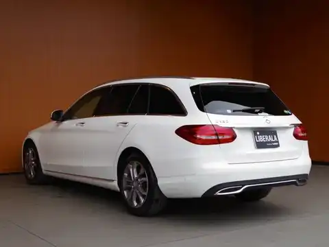 カタログ画像：Ｃクラスステーションワゴン （C-CLASS STATIONWAGON） Ｃ１８０ ステーションワゴン アバンギャルド 2015年9月 DBA-205240C 1600cc ポーラーホワイト（Ｓ） 燃費16.5km / l バック