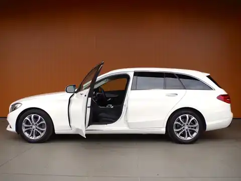 カタログ画像：Ｃクラスステーションワゴン （C-CLASS STATIONWAGON） Ｃ１８０ ステーションワゴン アバンギャルド 2014年10月 DBA-205240C 1600cc ポーラーホワイト（Ｓ） 燃費16.5km / l 外装