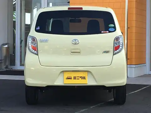 カタログ画像：ピクシスエポック （PIXIS EPOCH） Ｘ 2013年8月 DBA-LA300A 660cc コットンアイボリー 燃費33.4km / l バック