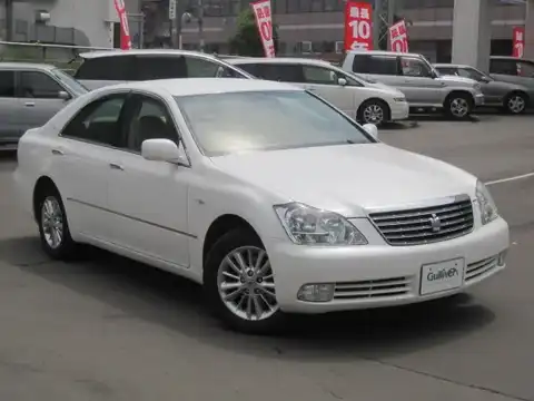 カタログ画像：クラウン （CROWN） ロイヤルサルーンｉ－Ｆｏｕｒ Ｕパッケージ 2004年4月 CBA-GRS183 3000cc ホワイトパールクリスタルシャイン 燃費11.4km / l メイン（その他）