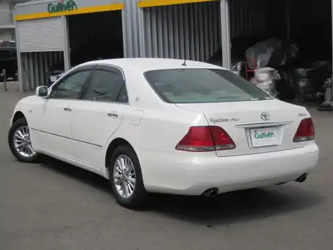 カタログ画像：クラウン （CROWN） ロイヤルサルーンｉ－Ｆｏｕｒ Ｕパッケージ 2004年2月 CBA-GRS183 3000cc ホワイトパールクリスタルシャイン 燃費11.4km / l バック