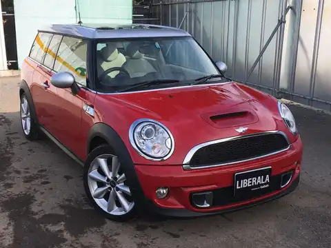 カタログ画像：ＭＩＮＩ （MINI） クーパーＳ クラブマン 2011年4月 DBA-ZG16 1600cc チリ・レッド（ソリッド） 燃費17.8km / l メイン（その他）