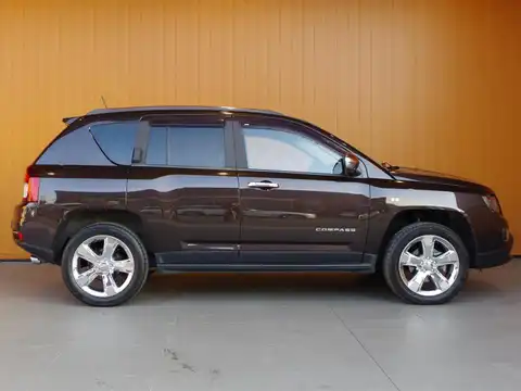 カタログ画像：ジープ・コンパス （JEEP COMPASS） リミテッドクローム 2013年8月 ABA-MK49 2000cc ラギッドブラウンパールコート 燃費10.6km / l 外装