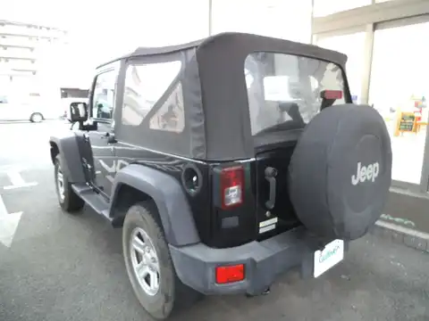 カタログ画像：ジープ・ラングラー （JEEP WRANGLER） スポーツ４ＡＴ 2007年3月 ABA-JK38S 3800cc ブラッククリアコート 燃費7.1km / l バック