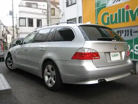 カタログ画像：５シリーズ （5 SERIES） ５２５ｉツーリングハイラインパッケージ 2005年6月 ABA-NL25 2500cc 燃費8.5km / l バック