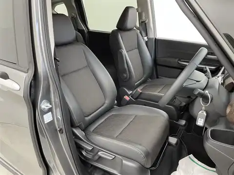 カタログ画像：フリード＋ （FREED PLUS） クロスター ブラックスタイル 2023年6月 5BA-GB5 1500cc ソニックグレー・パール 燃費17.0km / l 内装