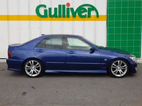 カタログ画像：アルテッツァ （ALTEZZA） ＲＳ２００ リミテッド・ナビパッケージ 2002年8月 GH-SXE10 2000cc ダークブルーマイカ 燃費11.0km / l 外装