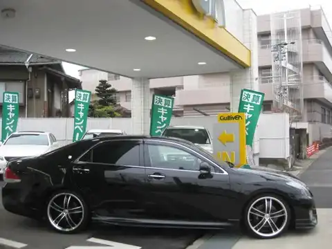 カタログ画像：クラウン （CROWN） アスリートＧパッケージ 2010年2月 DBA-GRS204 3500cc ブラック 燃費10.0km / l 外装