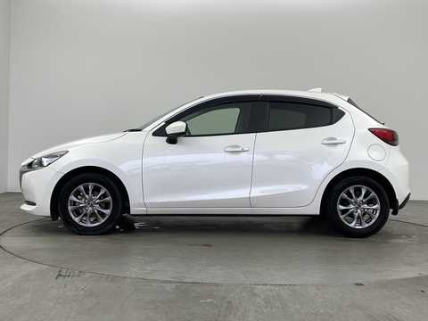 カタログ画像：ＭＡＺＤＡ２ （MAZDA2） １５Ｓプロアクティブ スマートエディションⅡ 2021年6月 5BA-DJLFS 1500cc スノーフレイクホワイトパールマイカ 燃費20.3km / l 外装