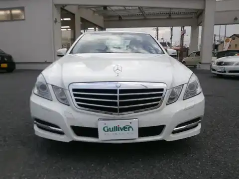 カタログ画像：Ｅクラス （E-CLASS） Ｅ３５０ アバンギャルド 2010年8月 DBA-212056C 3500cc カルサイトホワイト（Ｓ） 燃費9.5km / l フロント