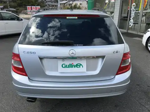 カタログ画像：Ｃクラスステーションワゴン （C-CLASS STATIONWAGON） Ｃ２００ ＣＧＩブルーエフィシェンシー ステーションワゴン 2010年8月 DBA-204248 1800cc テノライトグレーorパラジウムシルバー 燃費11.6km / l バック