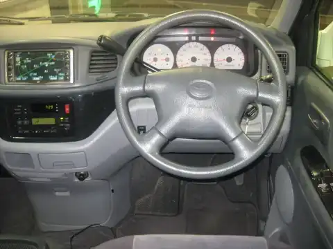 カタログ画像：ツーリングハイエース （TOURING HIACE） エクストラＶパッケージ 2000年8月 GF-RCH47W 2700cc ホワイト 燃費8.7km / l 内装