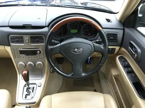 カタログ画像：フォレスター （FORESTER） Ｌ．Ｌ．Ｂｅａｎエディション 2005年1月 CBA-SG5 2000cc リーガルブルー・パール／カーボングレー・メタリック 燃費13.0km / l 内装