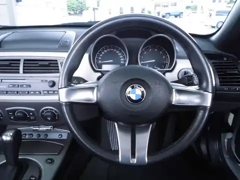 カタログ画像：Ｚ４ （Z4） ３．０ｉ 2004年4月 GH-BT30 3000cc チタンシルバー（メタリックカラー） 燃費10.6km / l 内装