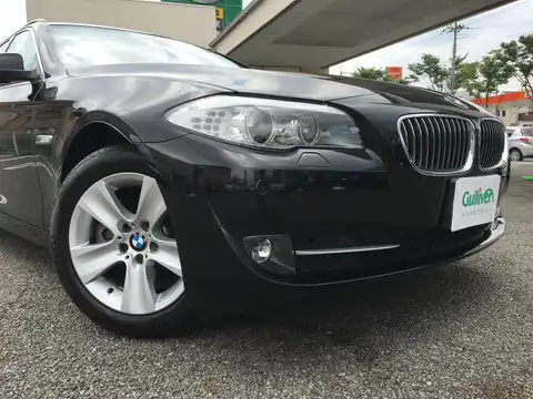 カタログ画像：５シリーズ （5 SERIES） ５２８ｉツーリング 2011年11月 DBA-XL28 2000cc 燃費11.8km / l 外装