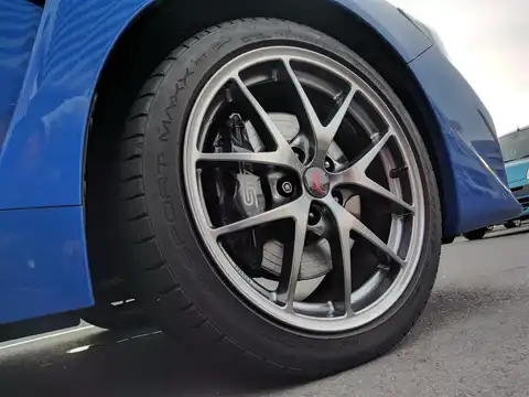 カタログ画像：ＷＲＸ ＳＴＩ （WRX STI） ＳＴＩ タイプＳ 2015年6月 CBA-VAB 2000cc ＷＲブルー・パール 燃費9.4km / l タイヤ