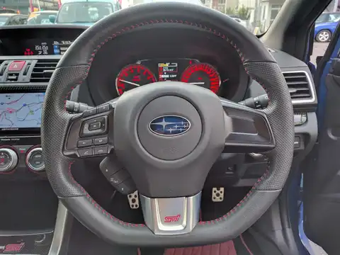 カタログ画像：ＷＲＸ ＳＴＩ （WRX STI） ＳＴＩ タイプＳ 2015年6月 CBA-VAB 2000cc ＷＲブルー・パール 燃費9.4km / l 内装