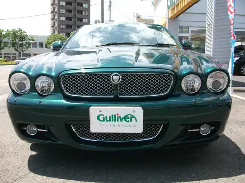 カタログ画像：ＸＪ （XJ） ＸＪ ４．２エグゼクティブ 2007年8月 CBA-J72SB 4200cc ボタニカルグリーンorエメラルドファイア 燃費6.9km / l フロント