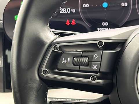カタログ画像：タイカン （TAYCAN） タイカン ４Ｓ 2021年6月 ZAA-J1MB ホワイト 内装