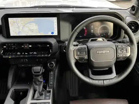 カタログ画像：ランドクルーザー２５０ （LAND CRUISER 250） ＺＸ 2024年4月 3DA-GDJ250W 2800cc プラチナホワイトパールマイカ 燃費11.0km / l フロント