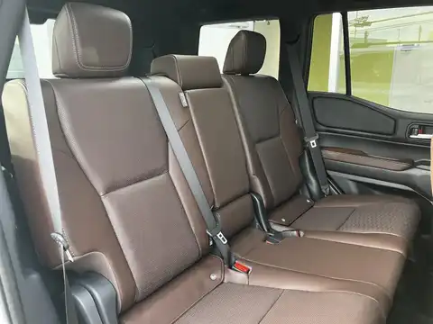 カタログ画像：ランドクルーザー２５０ （LAND CRUISER 250） ＺＸ 2024年4月 3DA-GDJ250W 2800cc プラチナホワイトパールマイカ 燃費11.0km / l バック