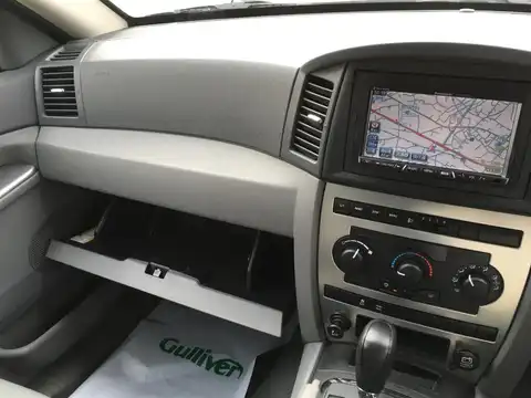 カタログ画像：ジープ・グランドチェロキー （JEEP GRAND CHEROKEE） ラレード４．７ 2006年6月 GH-WH47 4700cc ブリリアントブラッククリスタルパールコート 燃費6.1km / l 内装