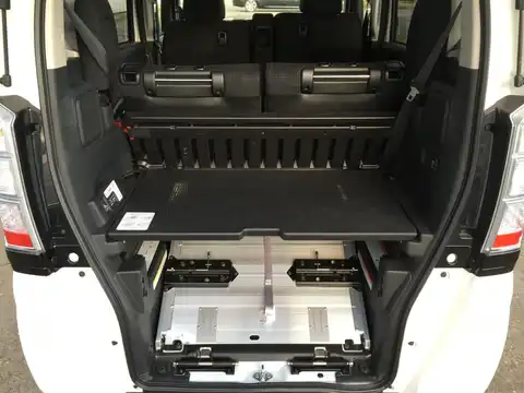 カタログ画像：Ｎ－ＢＯＸ＋ （N-BOX PLUS） Ｇ 2015年2月 DBA-JF2 660cc プレミアムホワイト・パールⅡ 燃費23.6km / l 内装