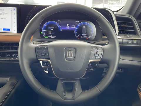 カタログ画像：クラウンクロスオーバー （CROWN CROSSOVER） ＲＳアドバンスド・ザ リミテッド－マットメタル 2023年12月 5AA-TZSH35 2400cc 燃費15.7km / l 内装