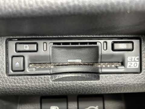 カタログ画像：クラウンクロスオーバー （CROWN CROSSOVER） ＲＳアドバンスド・ザ リミテッド－マットメタル 2023年12月 5AA-TZSH35 2400cc 燃費15.7km / l 内装