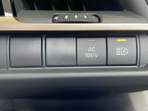 カタログ画像：クラウンクロスオーバー （CROWN CROSSOVER） ＲＳアドバンスド・ザ リミテッド－マットメタル 2023年12月 5AA-TZSH35 2400cc 燃費15.7km / l 内装