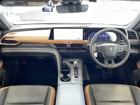 カタログ画像：クラウンクロスオーバー （CROWN CROSSOVER） ＲＳアドバンスド・ザ リミテッド－マットメタル 2023年12月 5AA-TZSH35 2400cc 燃費15.7km / l フロント