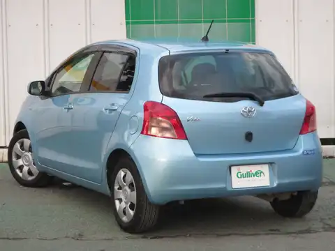 カタログ画像：ヴィッツ （VITZ） Ｕ 2005年2月 DBA-SCP90 1300cc ライトブルーマイカメタリック 燃費19.6km / l バック