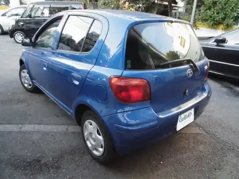 カタログ画像：ヴィッツ （VITZ） Ｕ Ｄパッケージ ビューティフルセレクション 2002年4月 TA-NCP10 1300cc ストロングブルーメタリック 燃費18.0km / l バック