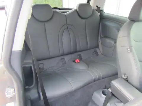 カタログ画像：ＭＩＮＩ （MINI） クーパーＳ 2002年3月 GH-RE16 1600cc ピュア・シルバーｏｒダーク・シルバー 燃費11.6km / l 内装