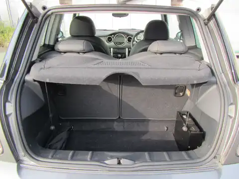 カタログ画像：ＭＩＮＩ （MINI） クーパーＳ 2002年3月 GH-RE16 1600cc ピュア・シルバーｏｒダーク・シルバー 燃費11.6km / l 内装