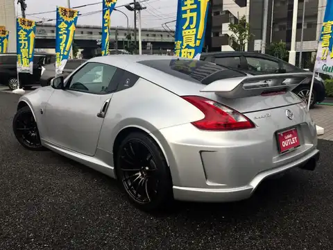 カタログ画像：フェアレディＺ （FAIRLADY Z） バージョンニスモ 2010年11月 CBA-Z34 3700cc ブリリアントシルバー（Ｍ） バック