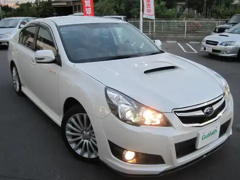 カタログ画像：レガシィＢ４ （LEGACY B4） ２．５ＧＴ 2009年5月 DBA-BM9 2500cc サテンホワイト・パール 燃費12.0km / l メイン（その他）