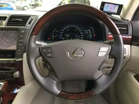 カタログ画像：ＬＳ （LS） ＬＳ６００ｈ バージョンＵ 2011年6月 DAA-UVF45 5000cc ホワイトパールクリスタルシャイン 燃費11.0km / l 内装