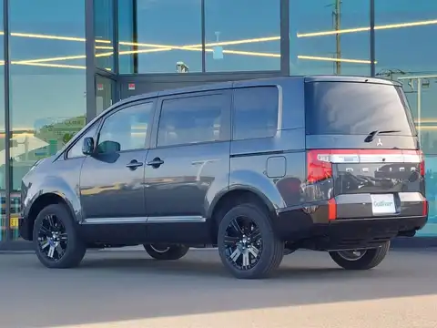 カタログ画像：デリカＤ：５ （DELICA D:5） シャモニー（電動サイドステップ非装着車） 2025年5月 3DA-CV1W 2200cc ブラックダイヤモンド×ブラックマイカ 燃費12.6km / l 外装