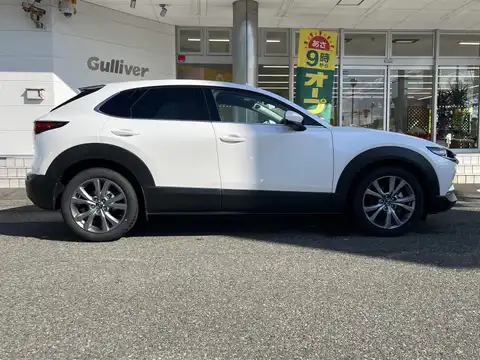 カタログ画像：ＣＸ－３０ （CX-30） ２０Ｓ ブラックトーンエディション 2022年8月 5AA-DMEJ3P 2000cc スノーフレイクホワイトパールマイカ 燃費17.3km / l 外装