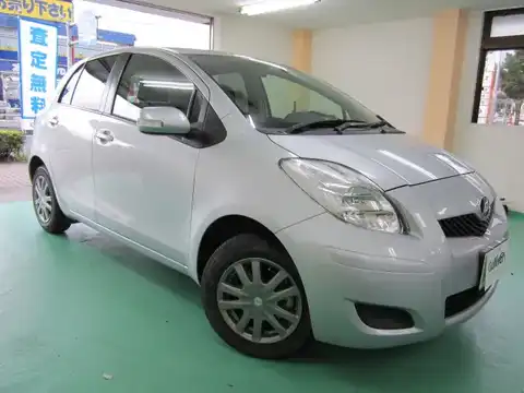 カタログ画像：ヴィッツ （VITZ） Ｆ 2008年9月 DBA-SCP90 1300cc シルバーマイカメタリックorミディアムシルバーメタリック 燃費19.6km / l メイン（その他）