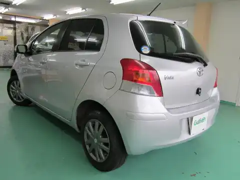 カタログ画像：ヴィッツ （VITZ） Ｆ 2007年8月 CBA-NCP95 1300cc シルバーマイカメタリックorミディアムシルバーメタリック 燃費16.0km / l バック