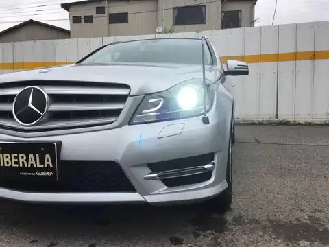 カタログ画像：Ｃクラスステーションワゴン （C-CLASS STATIONWAGON） Ｃ１８０ ステーションワゴン アバンギャルド 2014年4月 DBA-204249 1800cc イリジウムシルバー（Ｍ）orパラジウムシルバー（Ｍ）orダイヤモンドシルバー（Ｍ） 燃費13.2km / l 外装