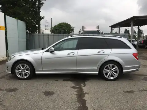 カタログ画像：Ｃクラスステーションワゴン （C-CLASS STATIONWAGON） Ｃ１８０ ステーションワゴン アバンギャルド 2013年8月 DBA-204249 1800cc イリジウムシルバー（Ｍ）orパラジウムシルバー（Ｍ）orダイヤモンドシルバー（Ｍ） 燃費13.2km / l 外装