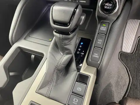 カタログ画像：ランドクルーザー２５０ （LAND CRUISER 250） ＺＸ 2024年4月 3DA-GDJ250W 2800cc プラチナホワイトパールマイカ 燃費11.0km / l 内装