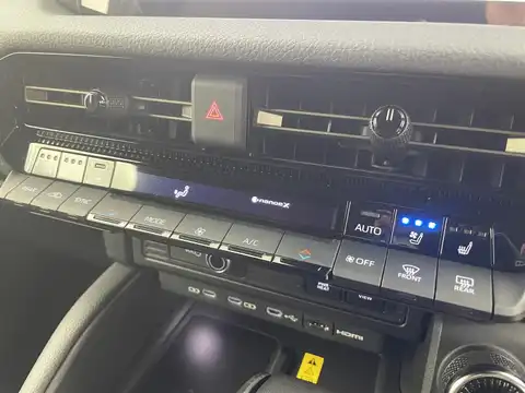 カタログ画像：ランドクルーザー２５０ （LAND CRUISER 250） ＺＸ 2024年4月 3DA-GDJ250W 2800cc プラチナホワイトパールマイカ 燃費11.0km / l 内装