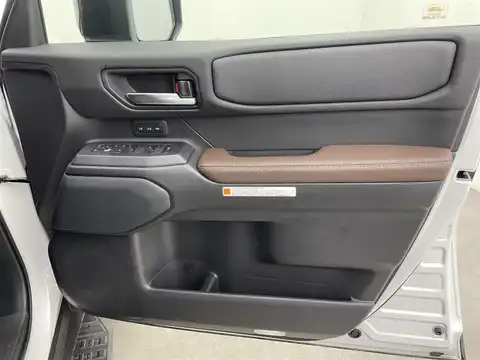 カタログ画像：ランドクルーザー２５０ （LAND CRUISER 250） ＺＸ 2024年4月 3DA-GDJ250W 2800cc ブラック 燃費11.0km / l 内装