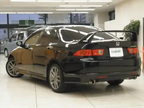 カタログ画像：アコード （ACCORD） ユーロＲ 2005年11月 ABA-CL7 2000cc ナイトホークブラック・パール 燃費11.8km / l バック