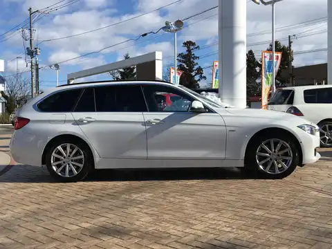 カタログ画像：３シリーズ （3 SERIES） ３２０ｉ ｘＤｒｉｖｅツーリング ラグジュアリー 2013年8月 DBA-3B20 2000cc アルピン・ホワイトⅢ 燃費14.5km / l 外装