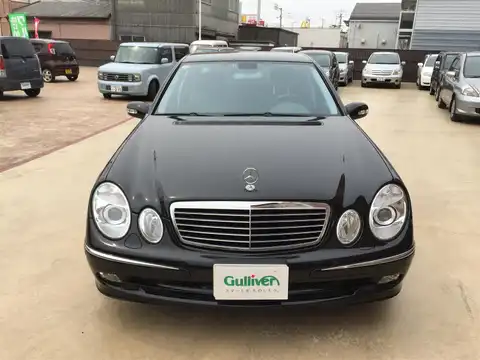 カタログ画像：Ｅクラス （E-CLASS） Ｅ３５０ アバンギャルド 2005年8月 DBA-211056C 3500cc エメラルドブラック（Ｍ）orオブシディアンブラック（Ｍ） 燃費8.6km / l フロント